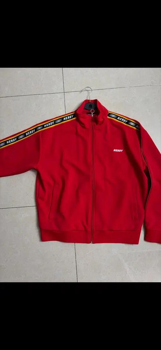 널디 NERDY 레드 트랙탑