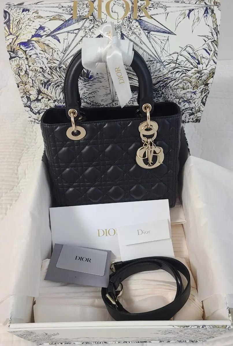 디올 레이디백 미듐 블랙 + 스트랩 풀세트(이번주금요일까지)