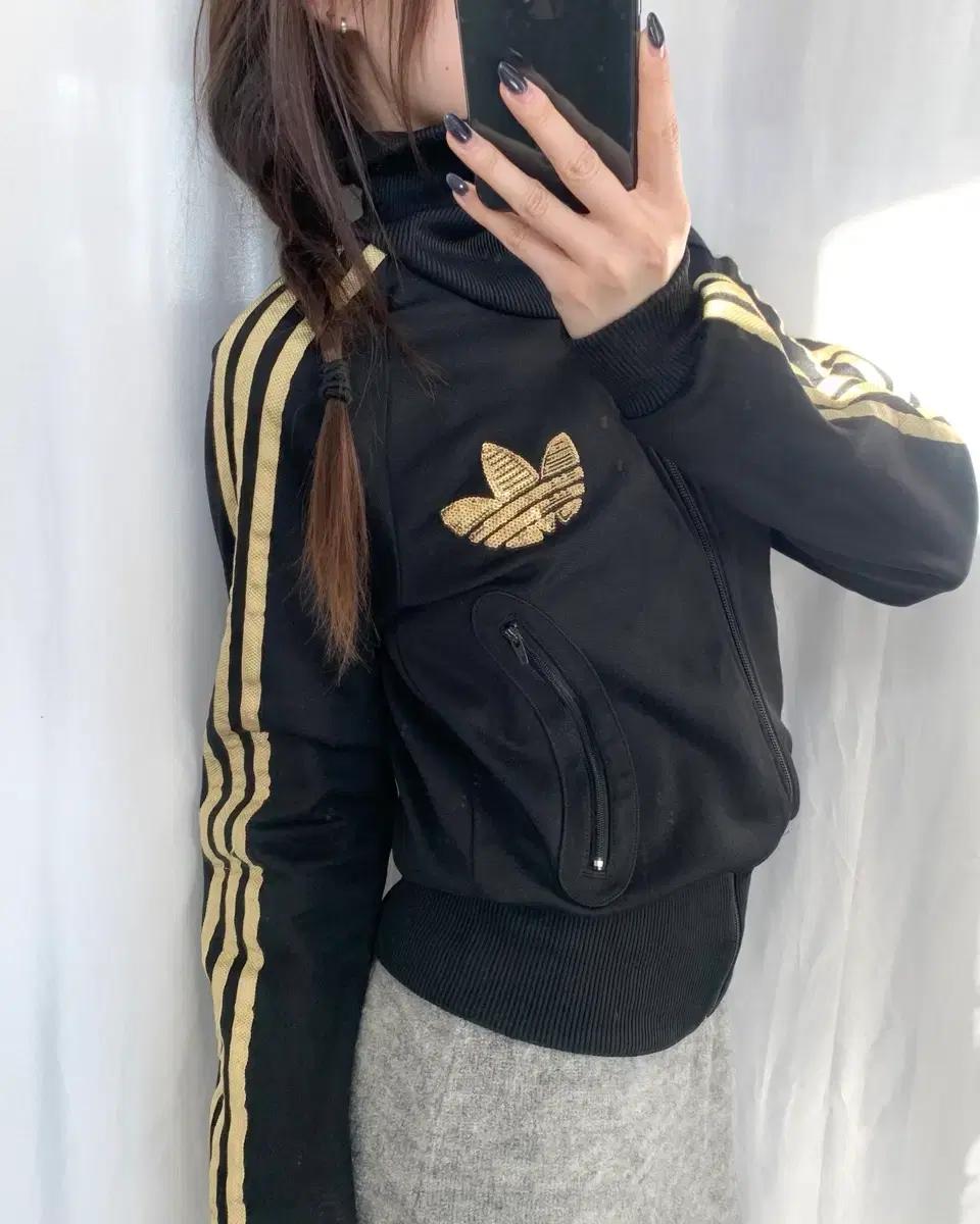 Adidas 아디다스 골드글리터 블랙컬러 우먼 트랙탑