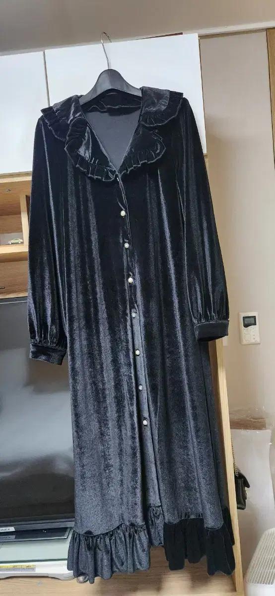 벨벳 롱 원피스 블랙 프릴장식