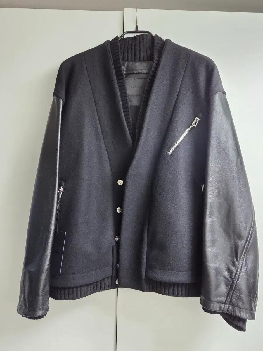 송지오 23FW 바시티 블랙 48 SIZE