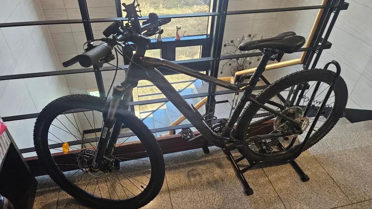 블랙 MTB 자전거