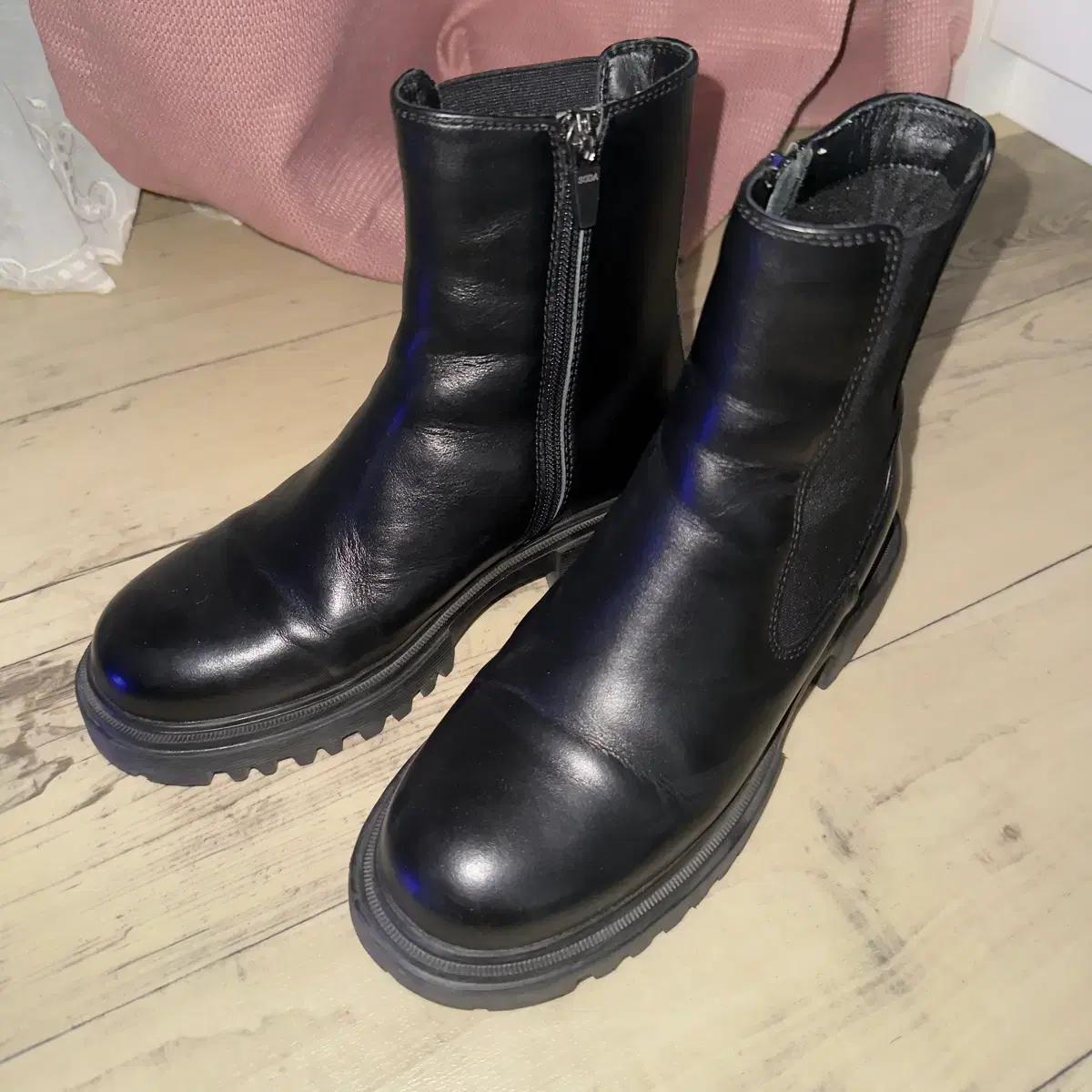 소다 여성 첼시부츠 245사이즈