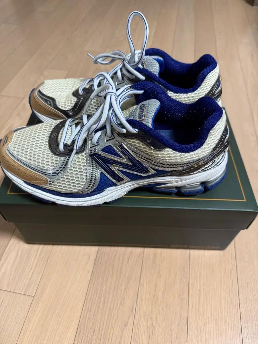 뉴발란스 860v2 에메레온도르 270