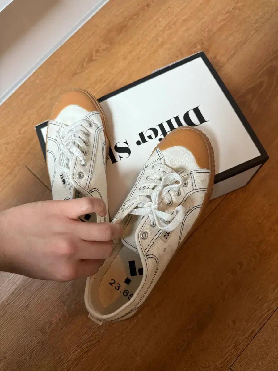 급처 23.65 스니커즈 270