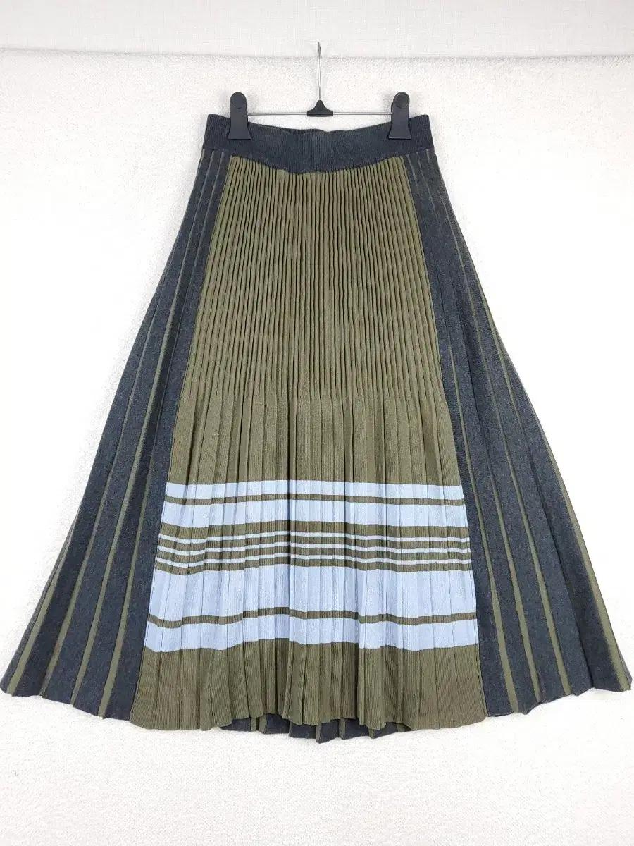 올리브데올리브 여성 배색 플리츠 니트 롱 스커트(55~66)