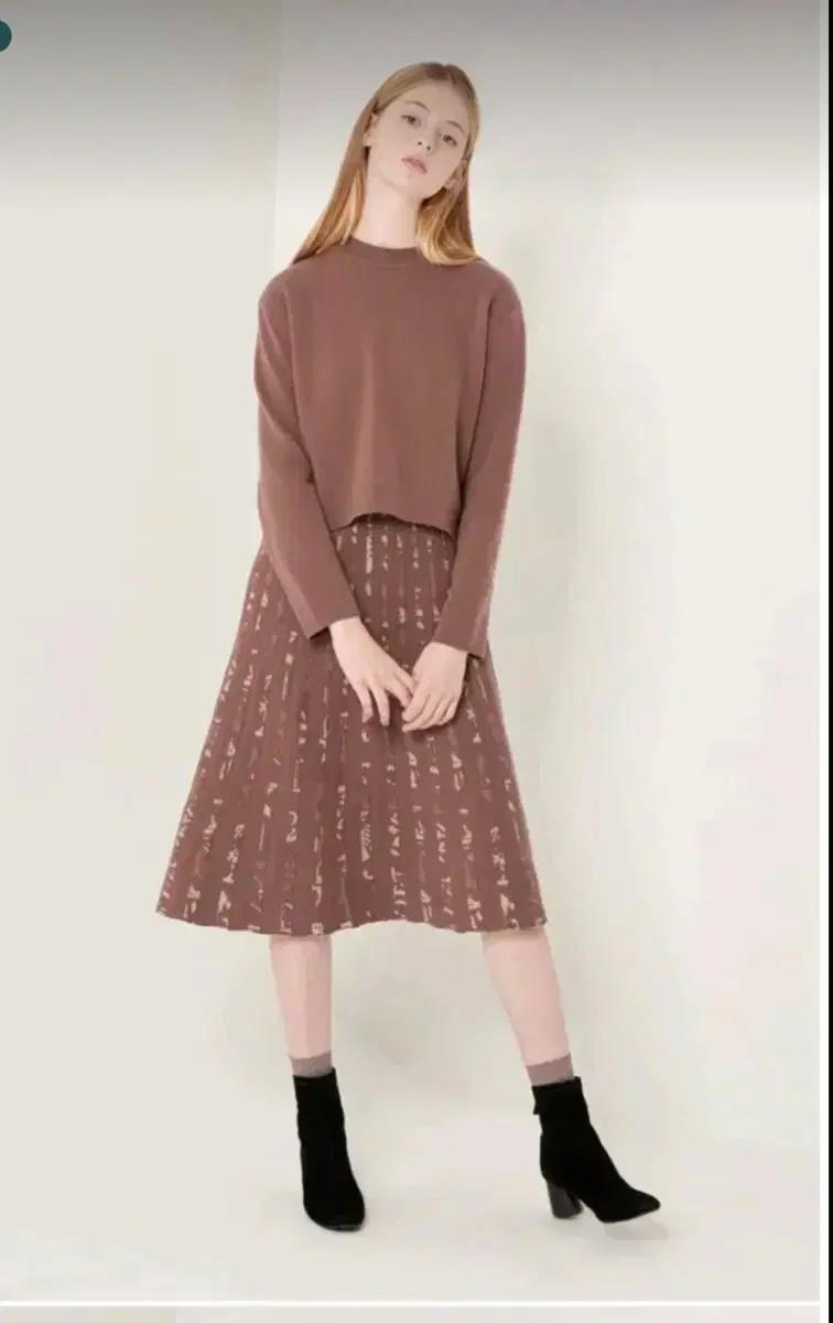 sjsj 니트 원피스 티셔츠 세트 블랙색상