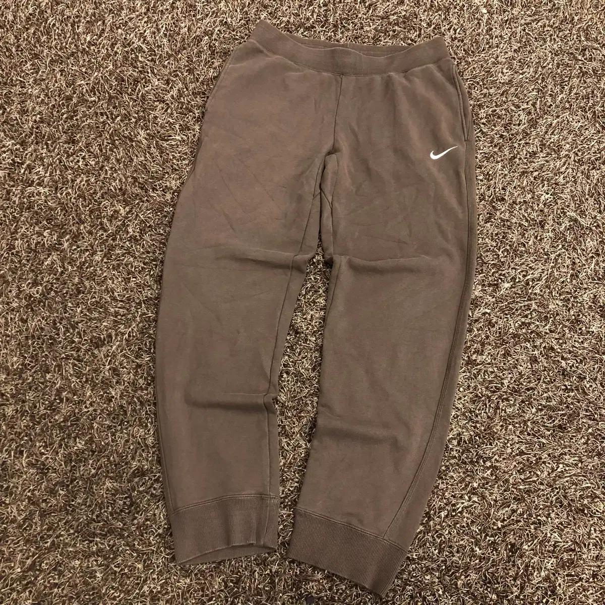 L 나이키 스우시 브라운 트레이닝 스웻 조거 팬츠