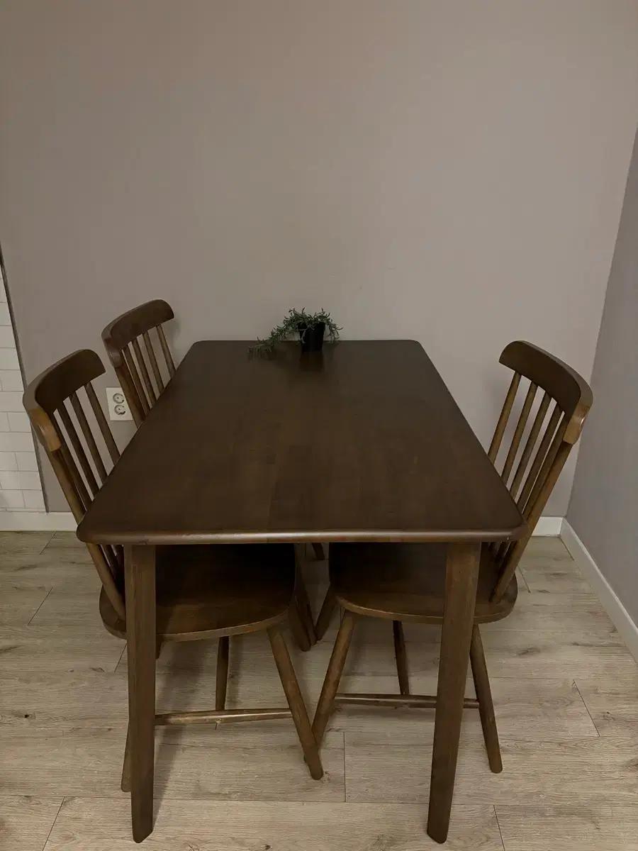 러버우드 1200 4인 원목 식탁 테이블, 의자3개 12/20일 이전 가