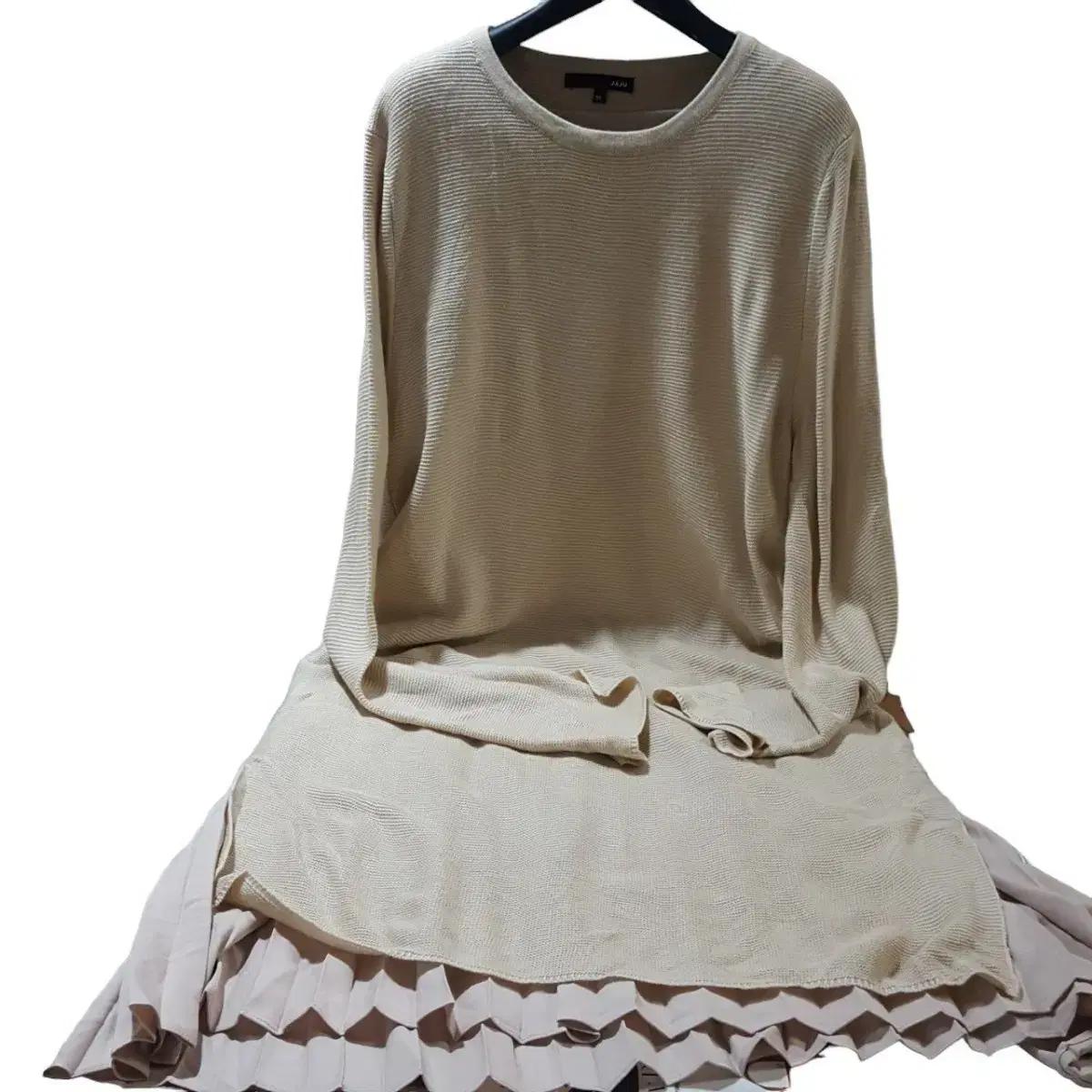 소재가 고급스럽고 디자인이 이쁜 니트 원피스