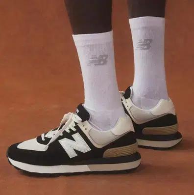 뉴발란스 2024년 574 레거시 블랙 앙고라 여성스니커즈 225