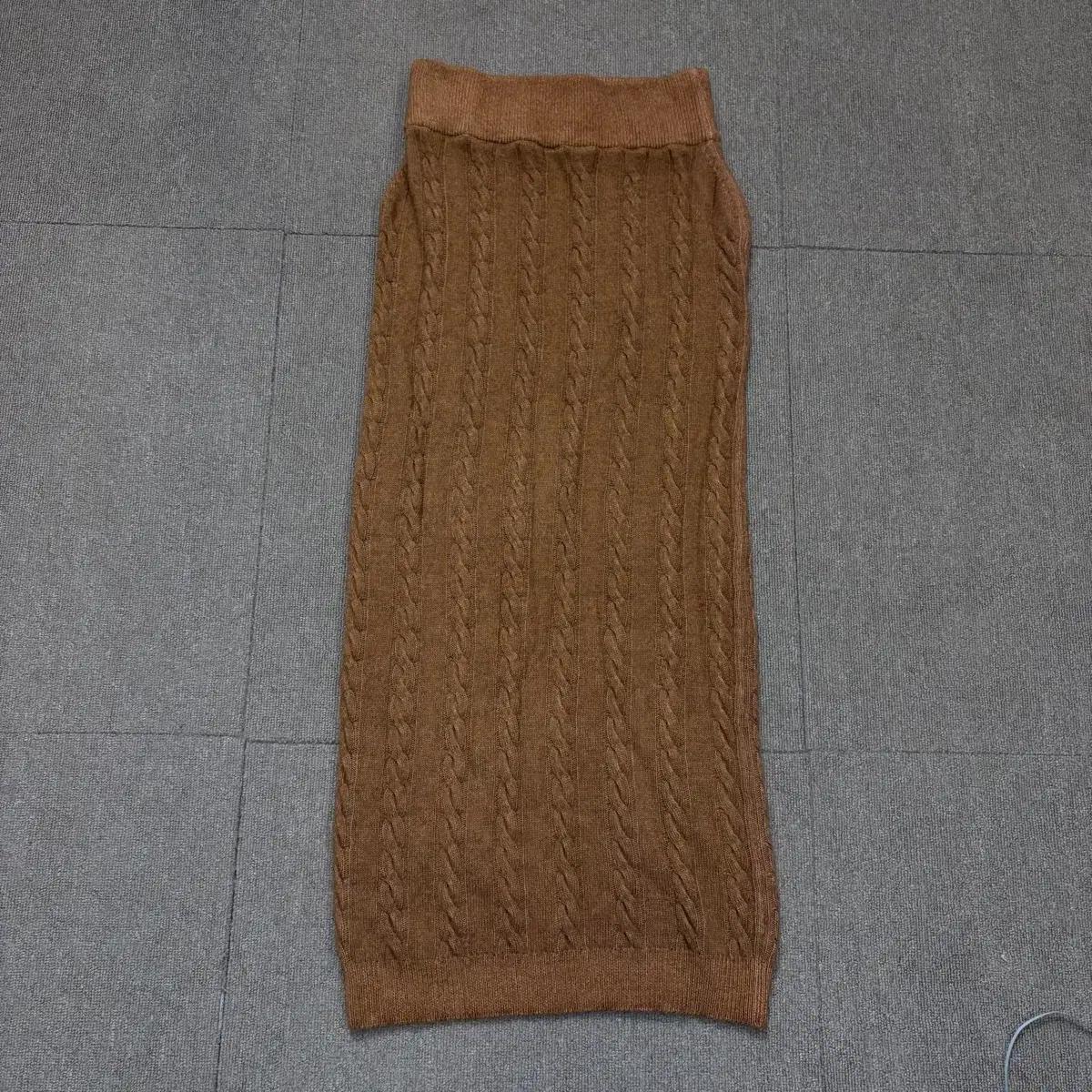 woolrich 울리치 케이블니트 H라인 스커트