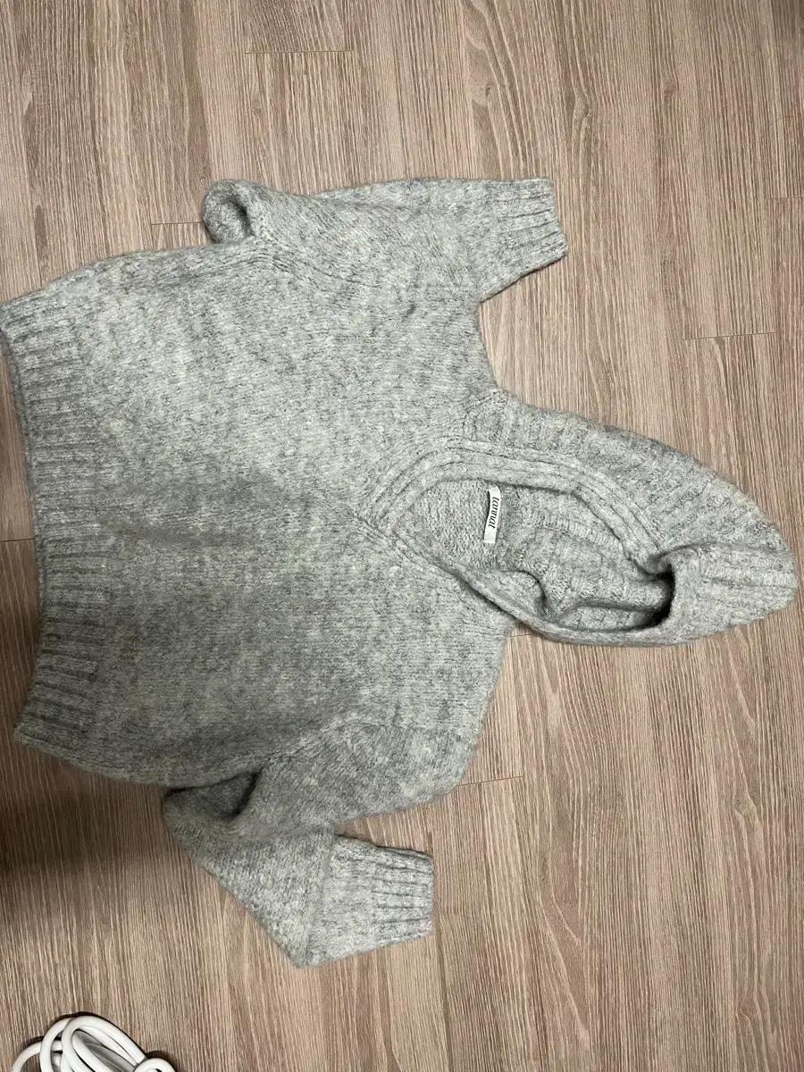 타낫 후드 스웨터