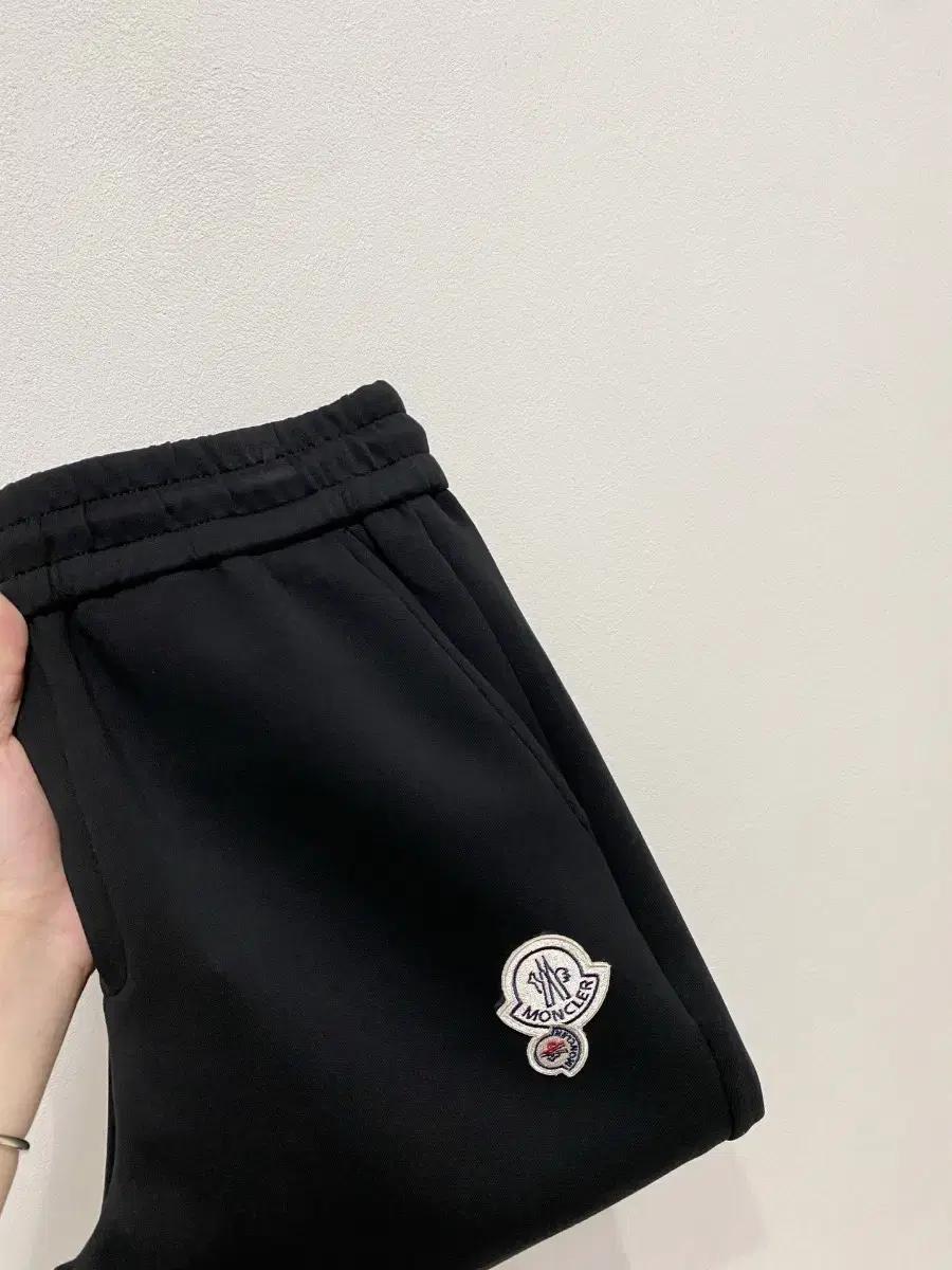 몽클레어 신상 남성 캐주얼 바지 에어솜