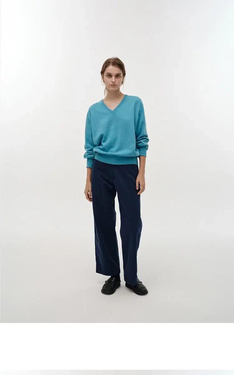 낫띵리튼 puno v-neck pullover