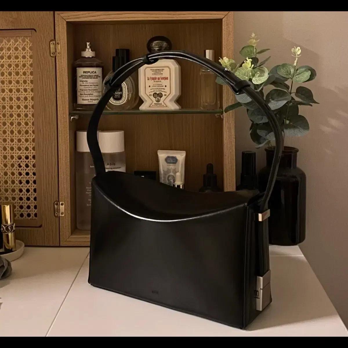 오소이 샌디백 블랙