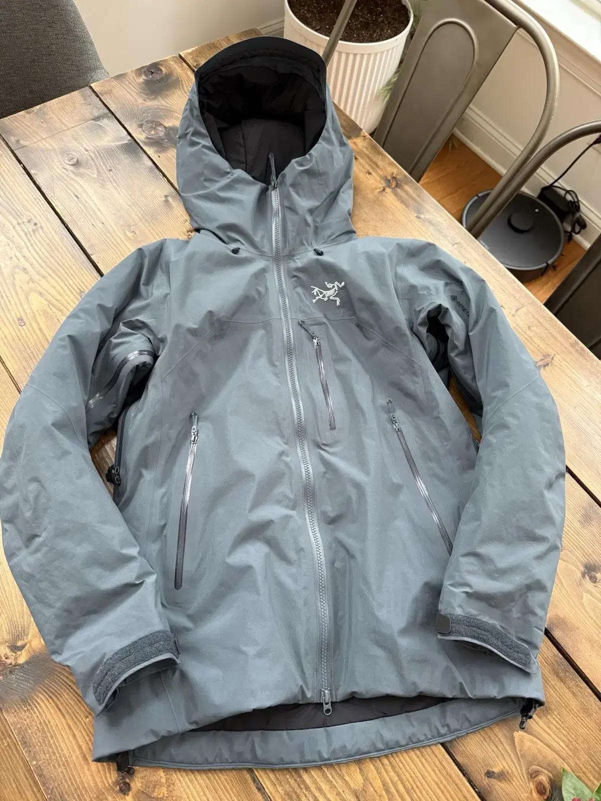 아크테릭스 베타 인슐레이티드 여성용 S사이즈