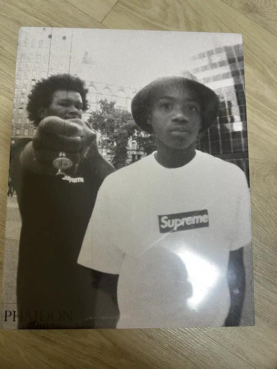 슈프림 Supreme 책 (PHAIDON)
