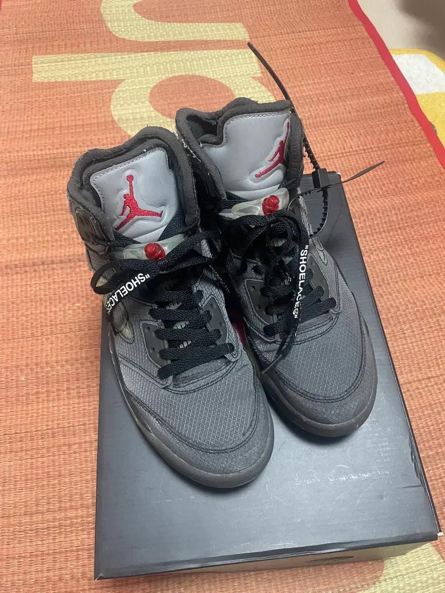 나이키 조던5 오프화이트 모슬린 265