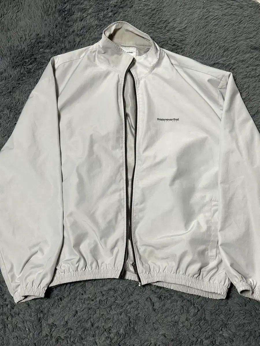 디스이즈네버댓 바람막이 XL