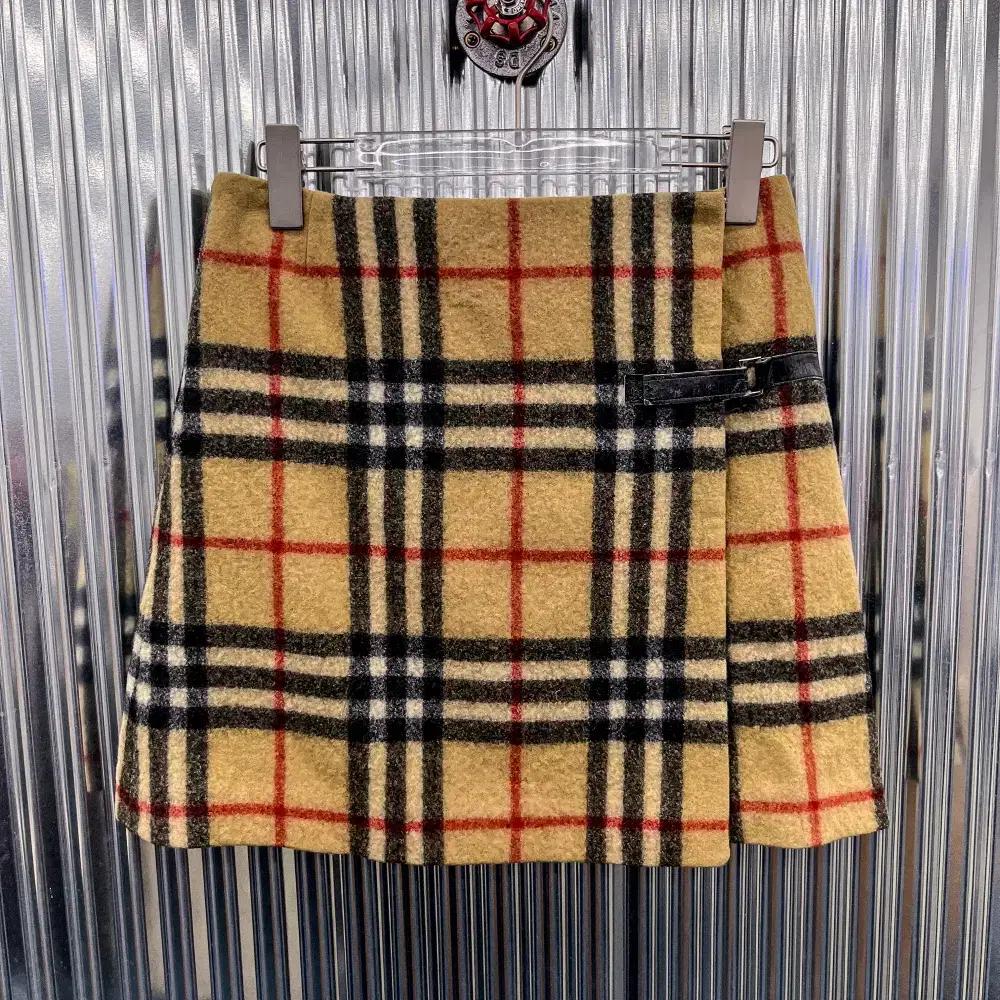 버버리 노바체크 울 랩 스커트 (우먼 26) AD692