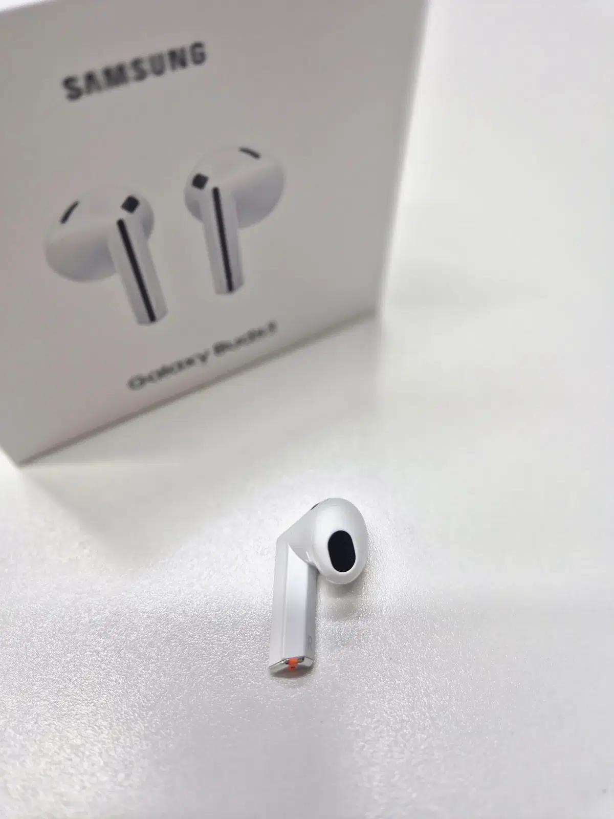 버즈3 화이트 오른쪽 R 이어폰 단품/낱개/중고/삼성정품
