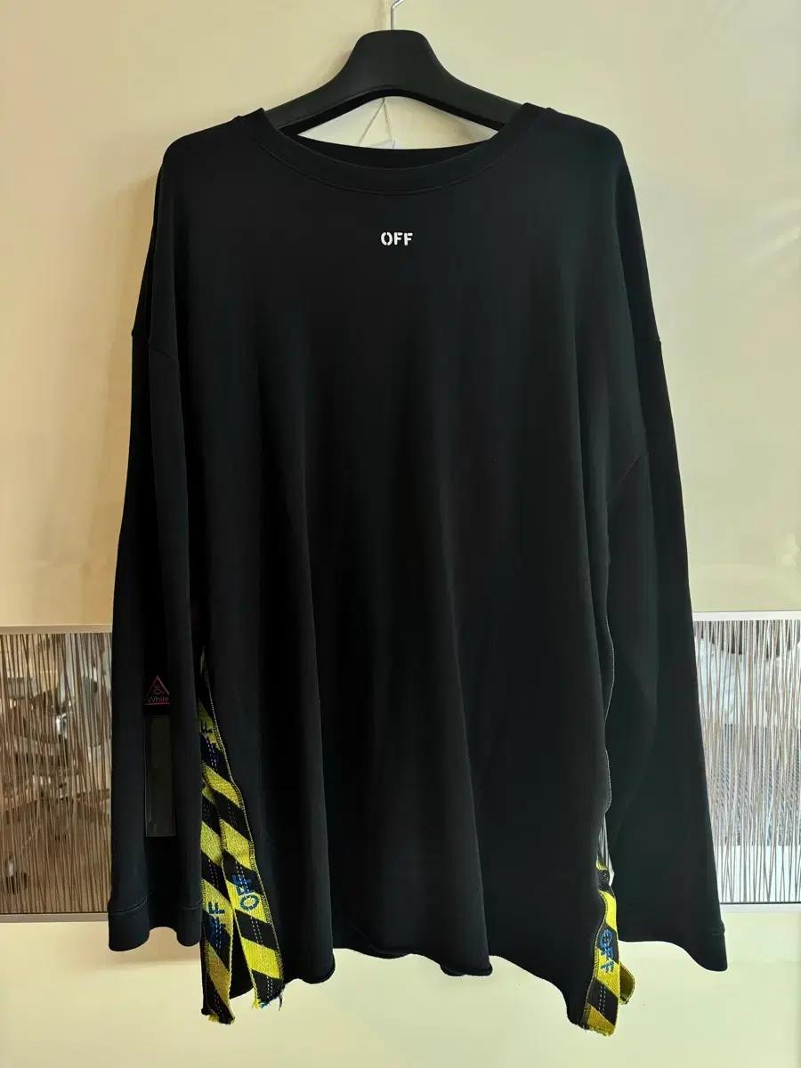 오프화이트 18SS 테이프 오버 크루넥 (L 사이즈)