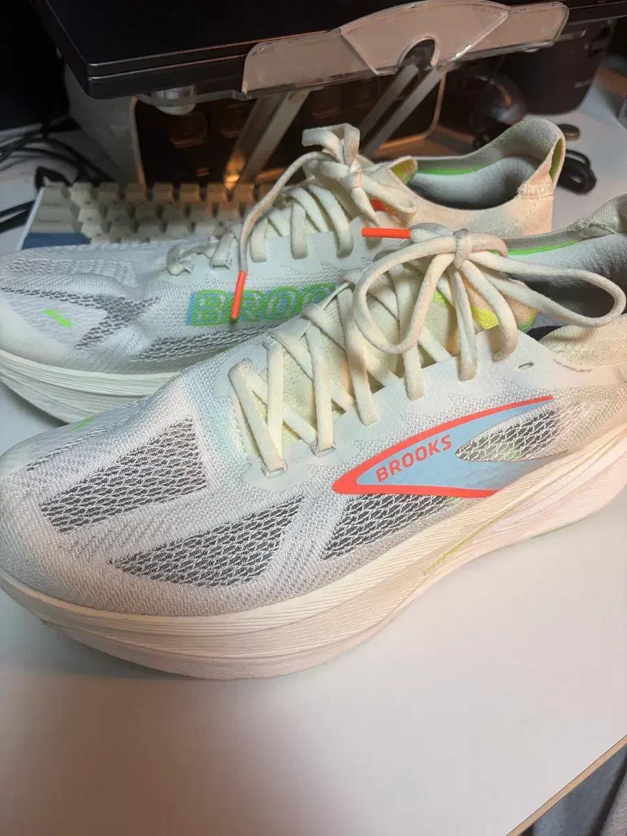 브룩스(brooks) 하이페리온 맥스