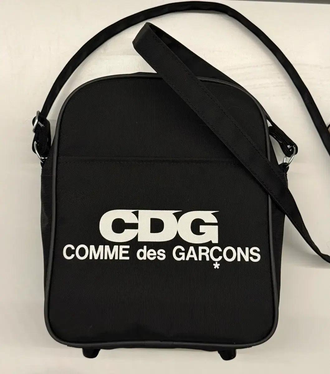 꼼데가르송 CDG 숄더백 크로스백 블랙
