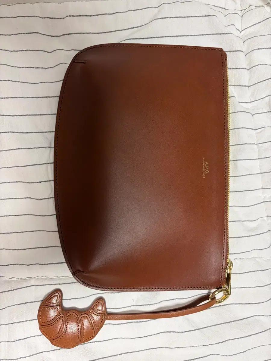 a.p.c. 아페쎄 클러치+앤아더 키링