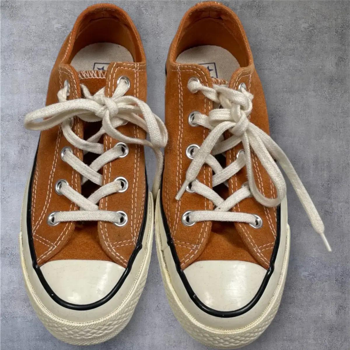 컨버스 Converse 오렌지 스웨이드 척테일러 로우 230
