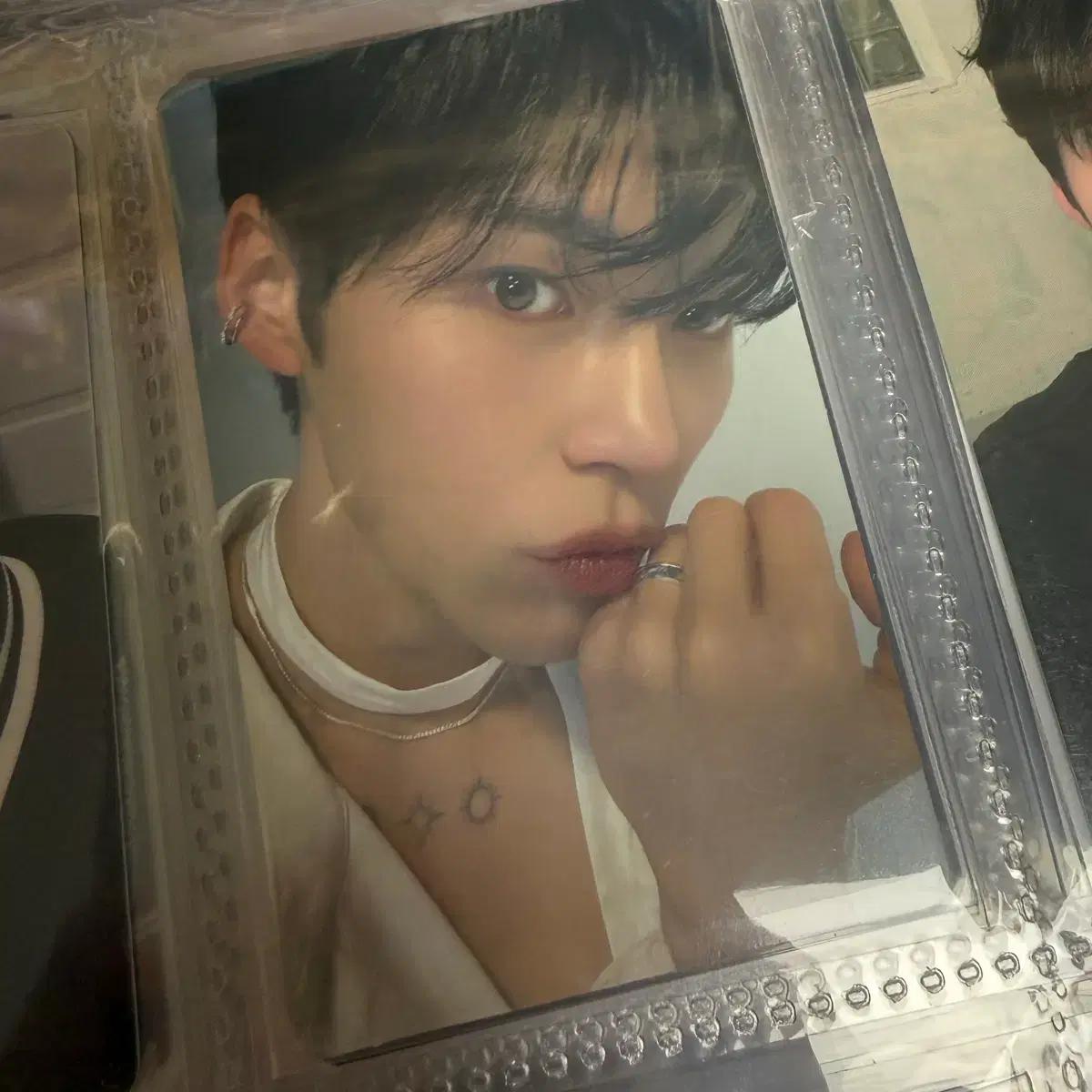 제베원 제로베이스원 성한빈 반지포카 더현대 팝업 엠디