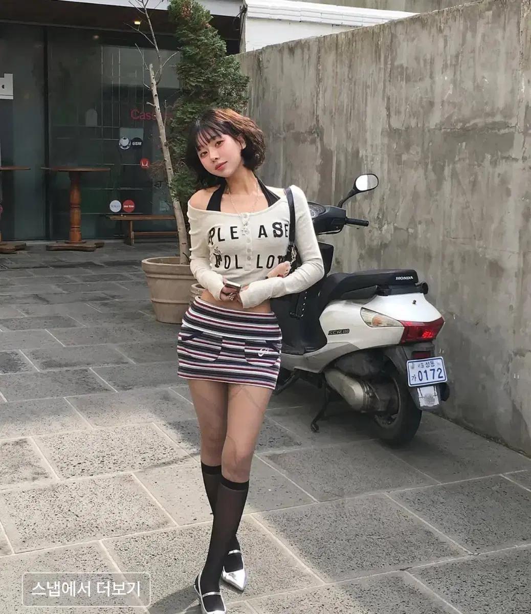 (새상품)플리즈노팔로우 Megan Patch Long Sleeve tee