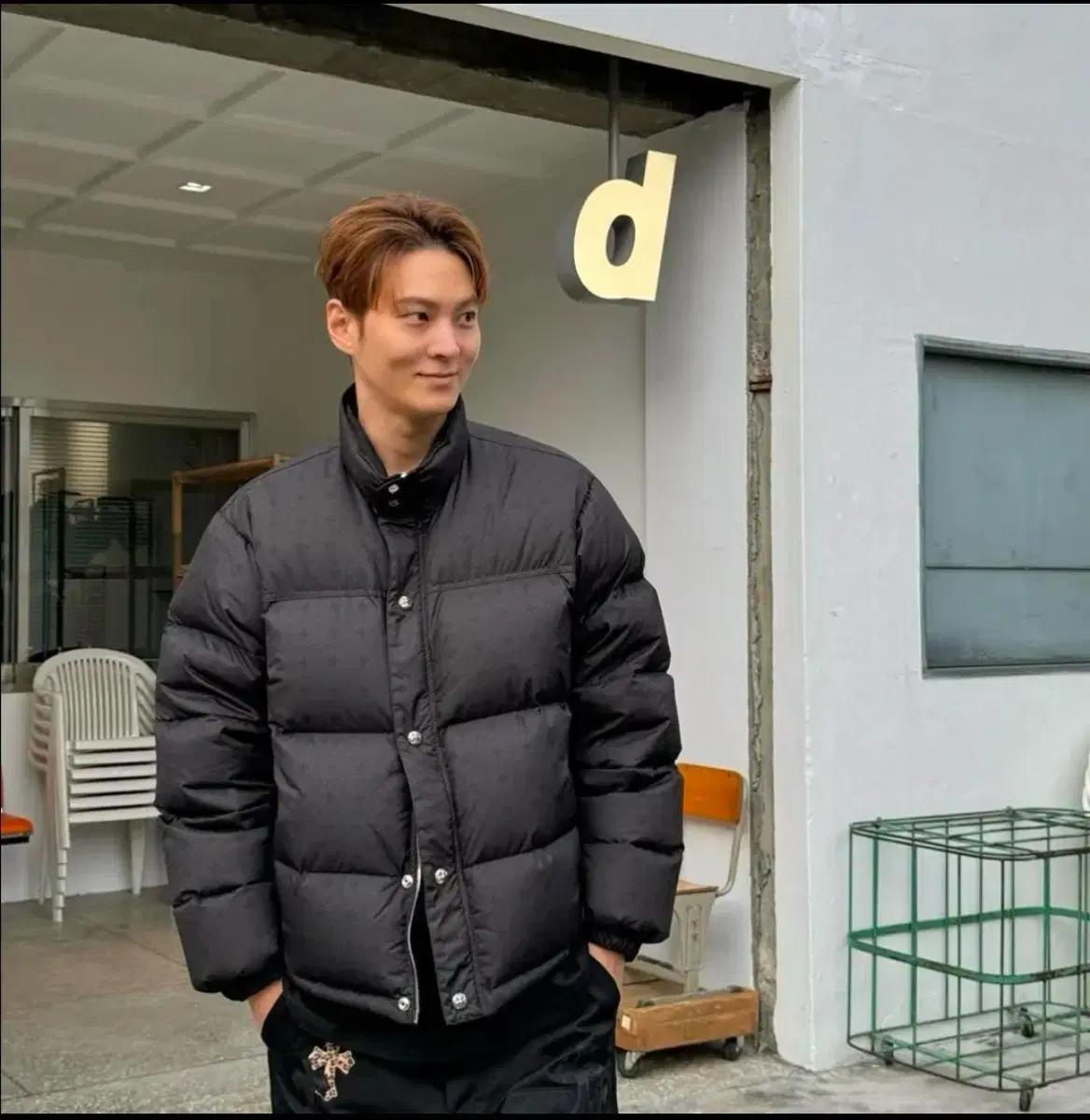 크롬하츠 v2 stiff 푸퍼 패딩 블랙 xl