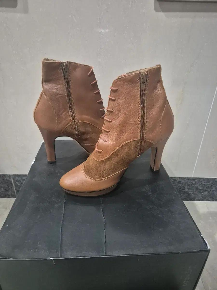 레페토 브라운 레이스업 힐