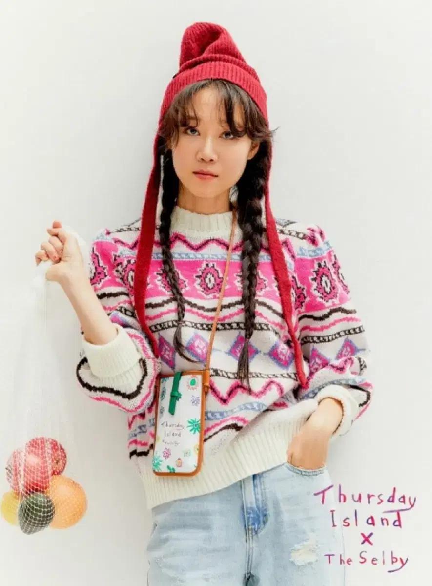 새상품 써스데이아일랜드 자카드 풀오버 니트 90