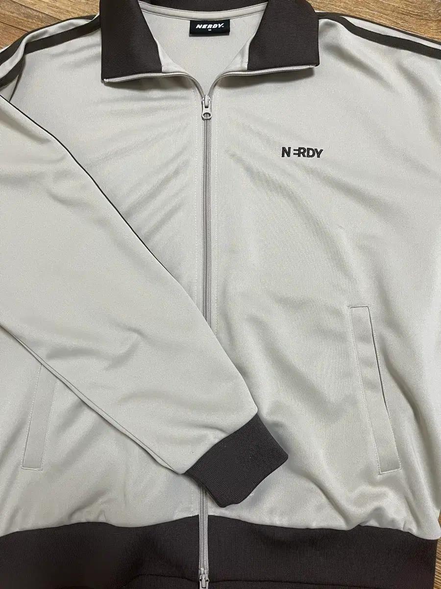 널디 클래식 NY 트랙탑/져지