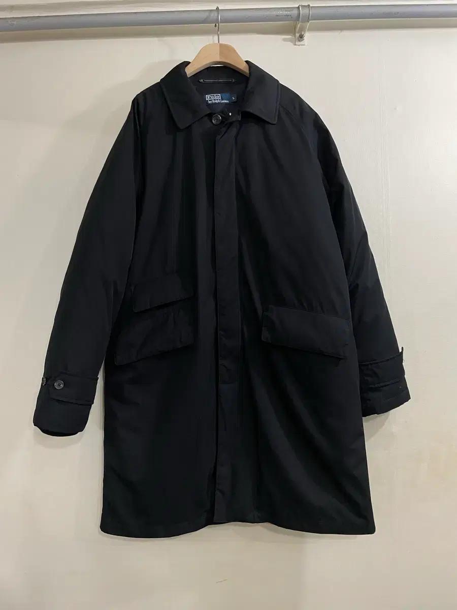 폴로 가죽장식 발마칸 구스다운 패딩 코트 블랙