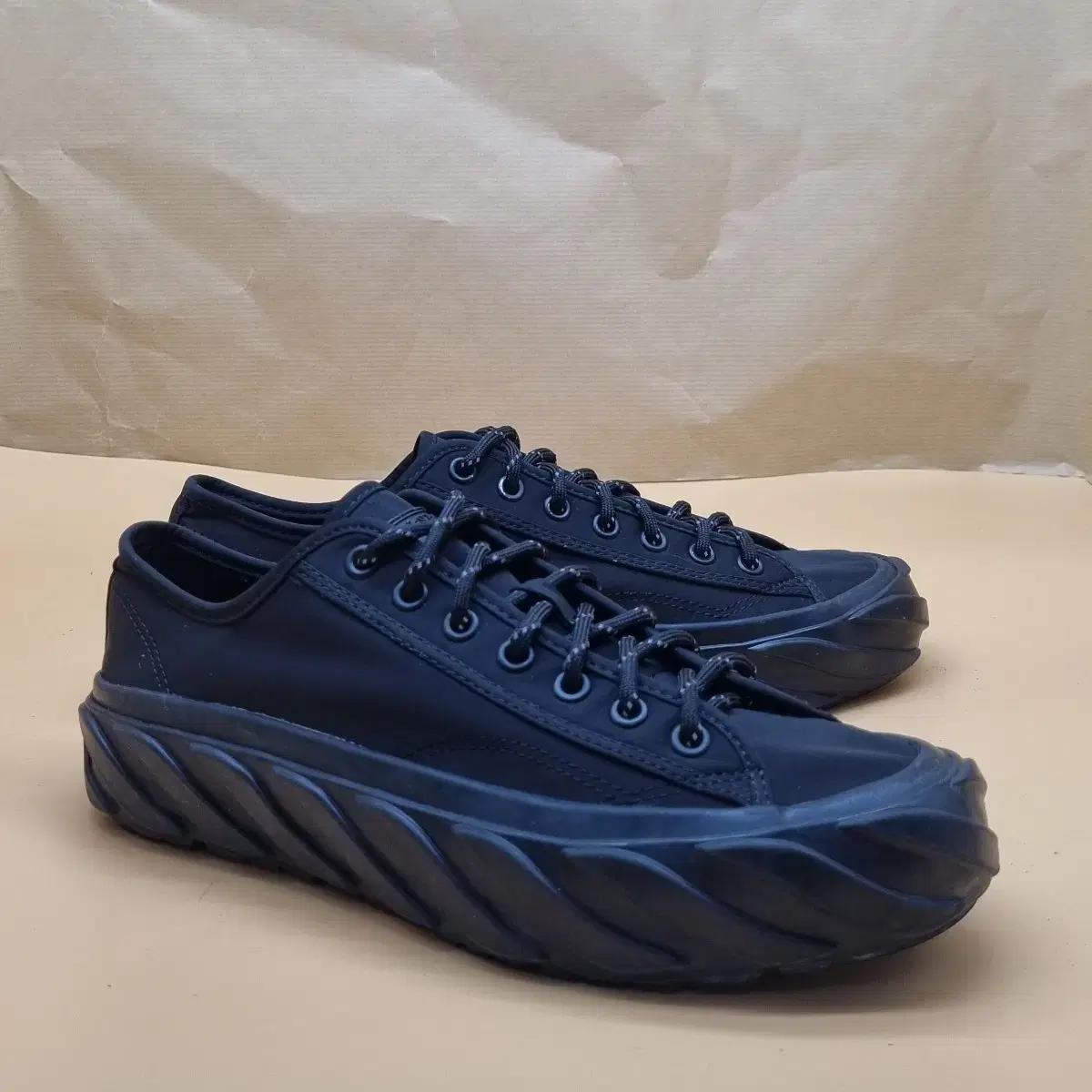 에이지 반타 블랙 컷 남성스니커즈260_