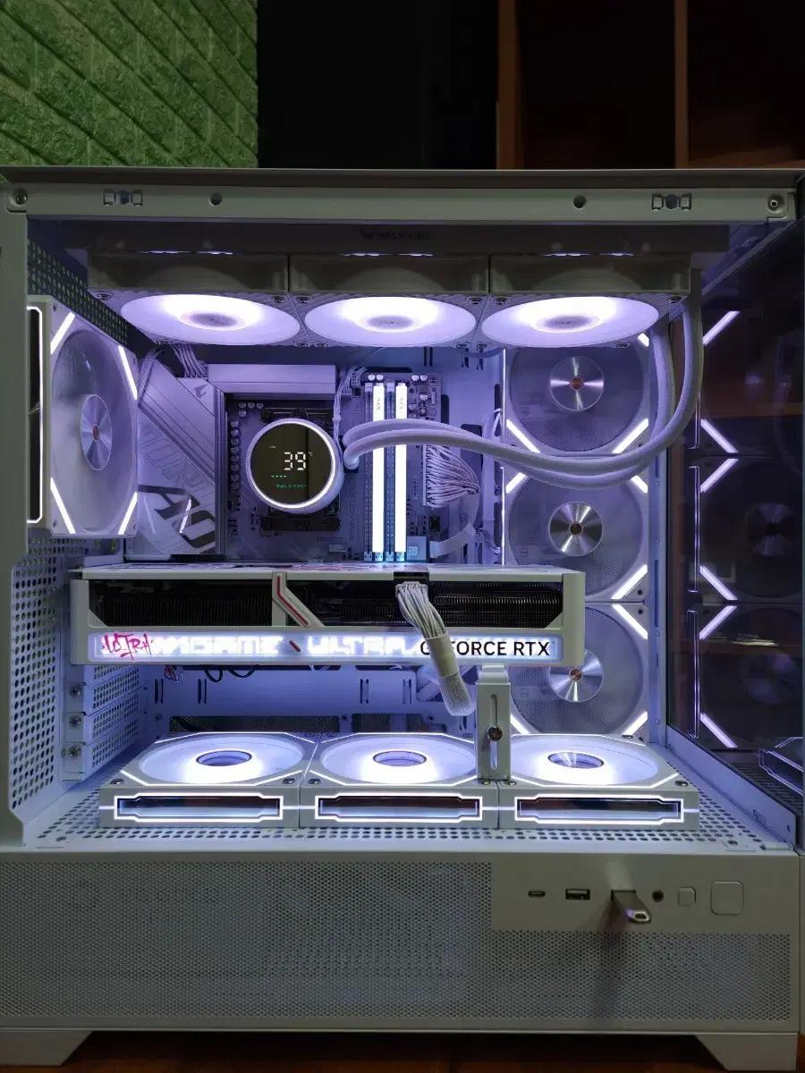 미사용 ) 9800X3D & RTX5080 게이밍 컴퓨터