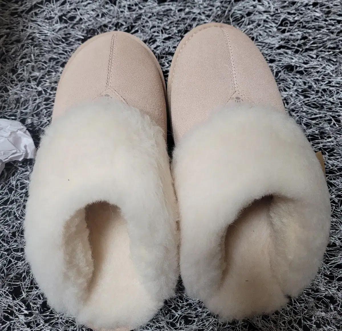 베어파우 엘라라 여성 털 슬리퍼