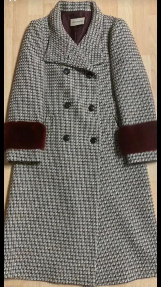 모조에스핀 밍크소매코트 (새상품급)