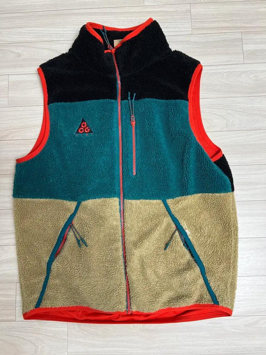 나이키 ACG 플리스 베스트 US L 사이즈 중고