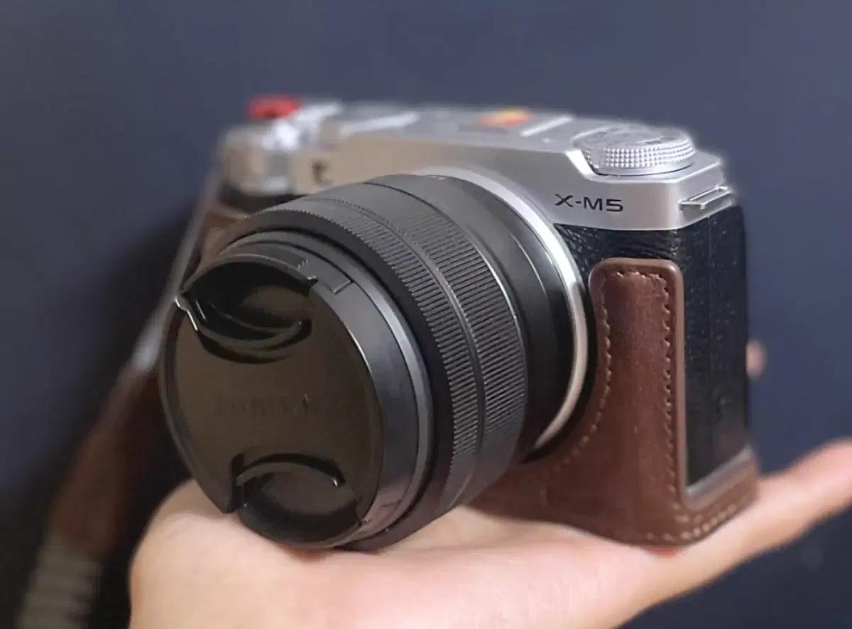 후지필름 X-M5 실버 카메라 + 가죽 케이스 풀박 구성 팝니다