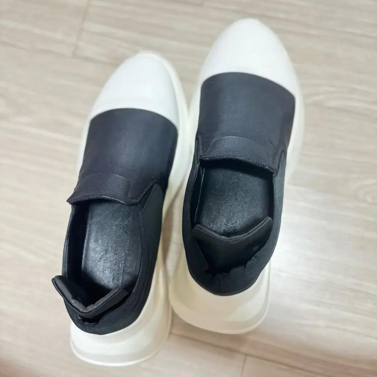 디그낙 DS37_BK 스니커즈 블랙 (260)