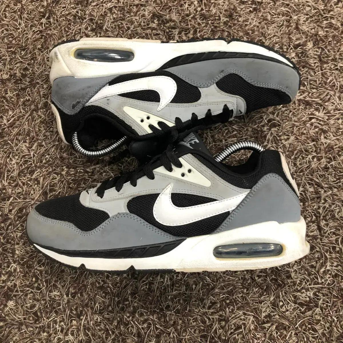 260 나이키 에어맥스 코럴레이트 스니커즈 운동화