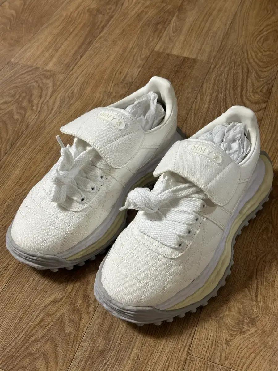 미하라 야스히로 스캇 OG 솔 캔버스 로우탑 스니커즈 화이트