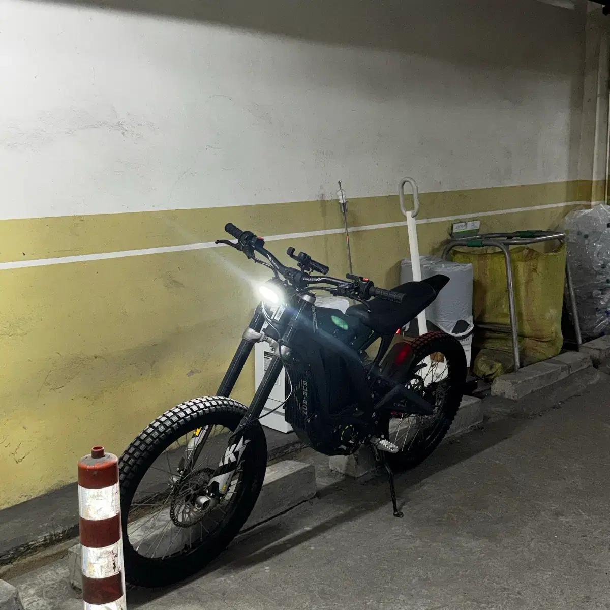 써론 라이트비x 23년식 438km 판매