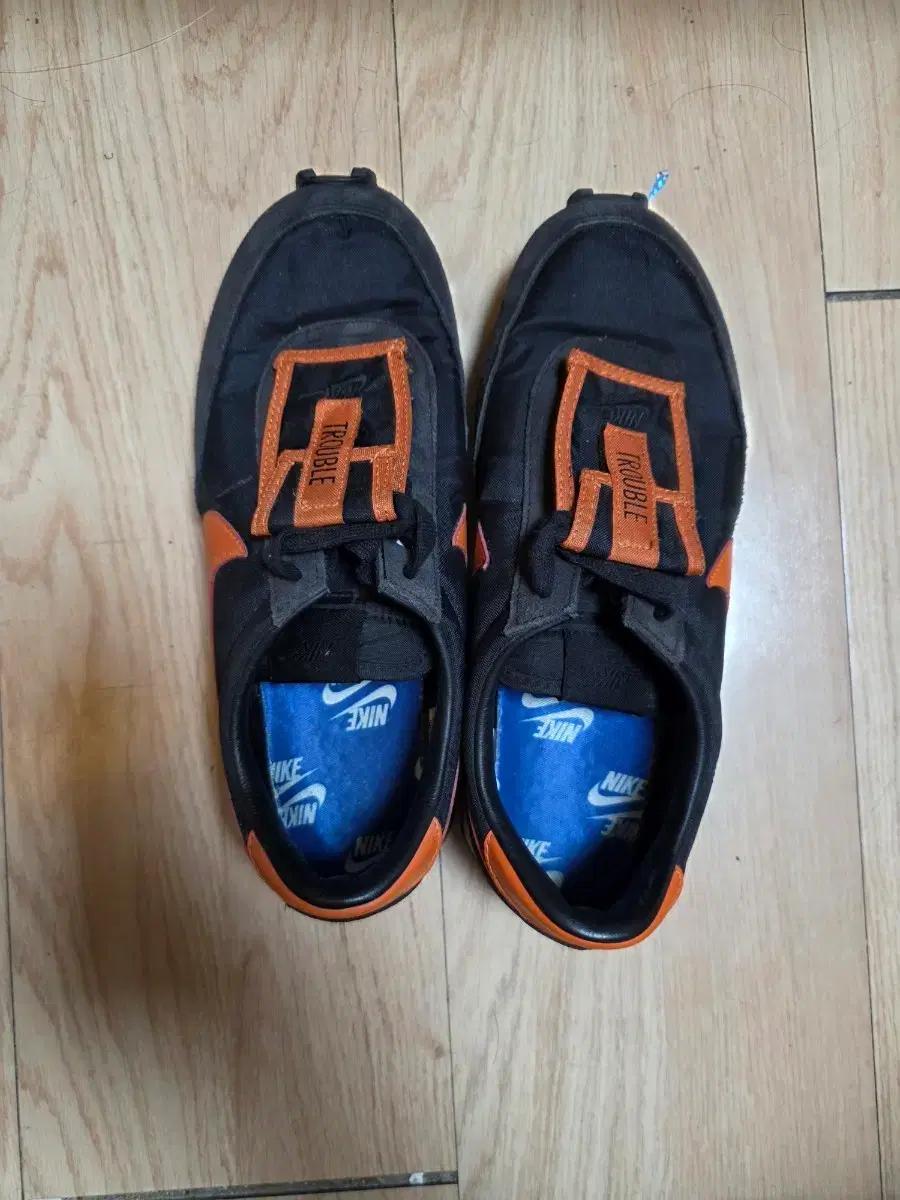 나이키 데이브레 이크 스타피쉬 블랙오렌지 265사이즈