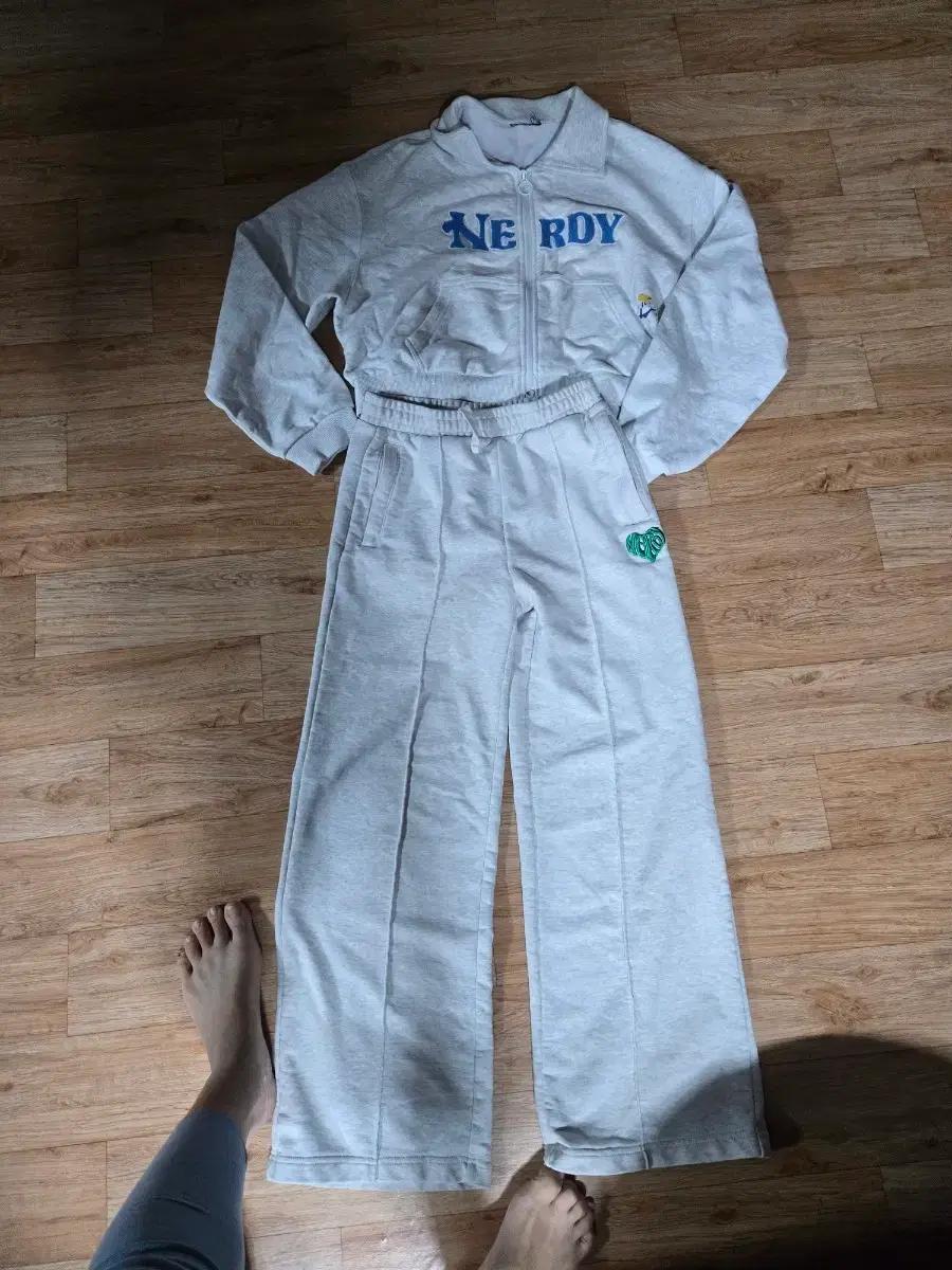 널디 NERDY 트레이닝복 세트드림  백멜